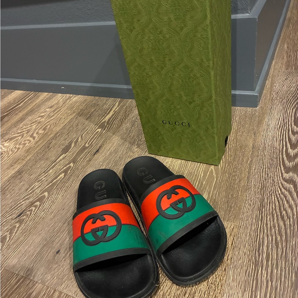 Gucci Men's Red and Green Logo Slides